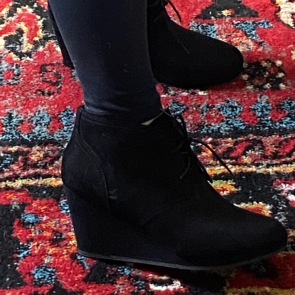 Universal Threads Wedge Boot - Picture 4 of 4